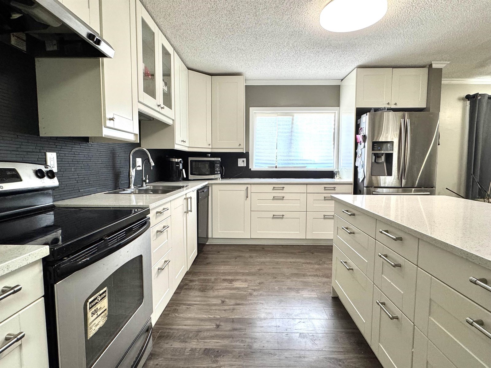 Photo 9 of 14976 96 Avenue, Surrey BC
