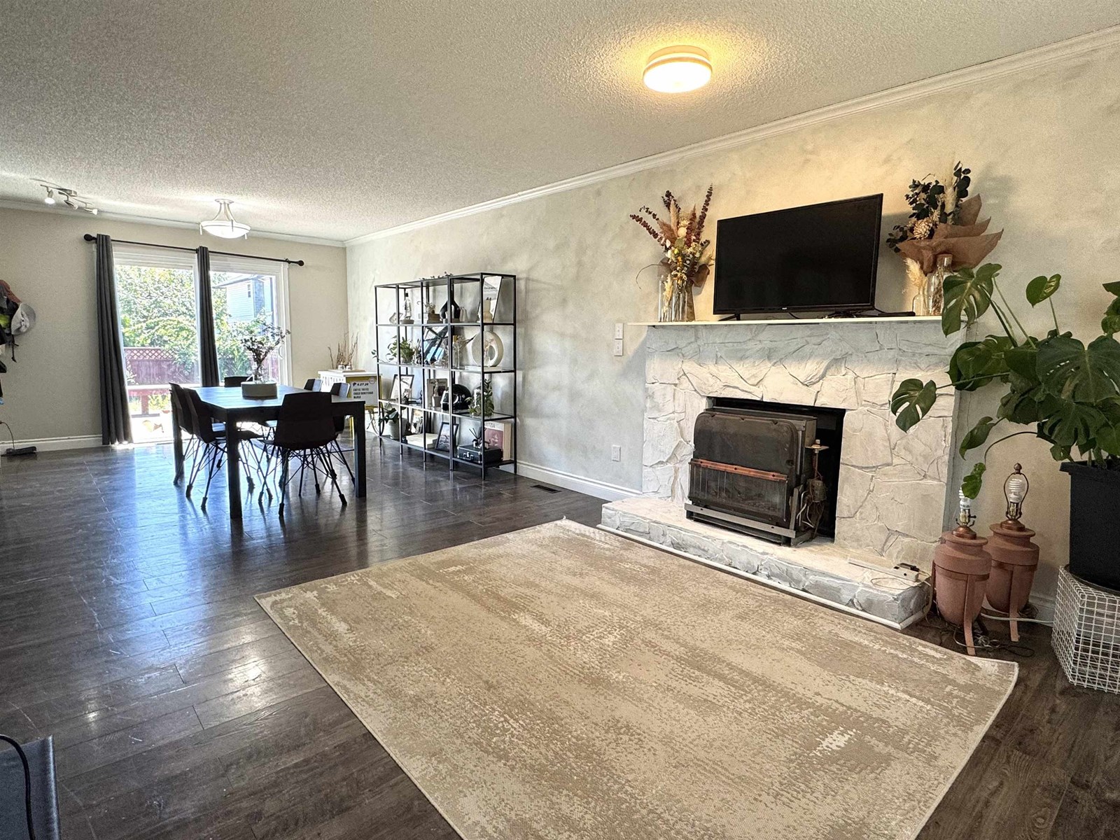 Photo 11 of 14976 96 Avenue, Surrey BC