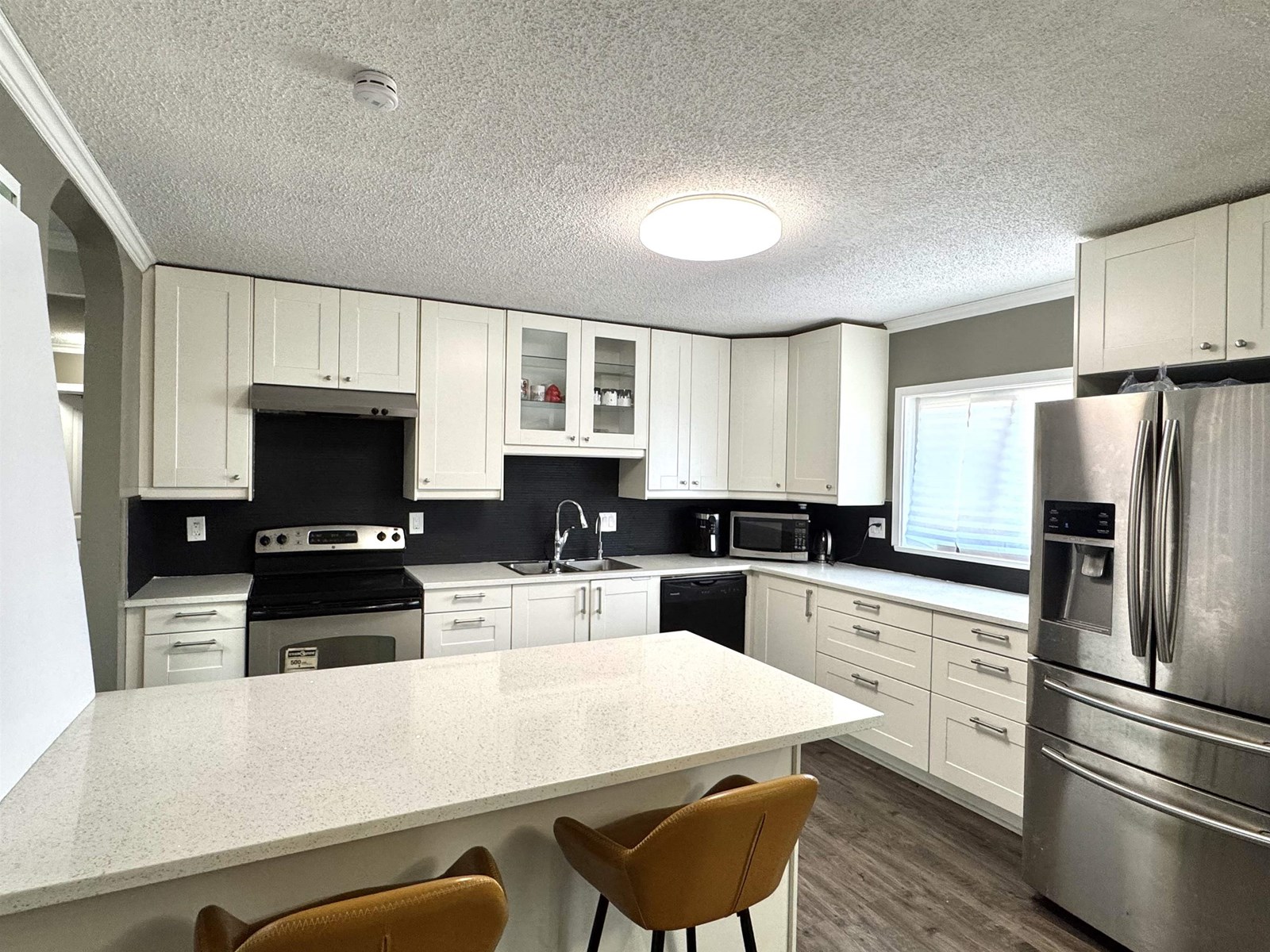 Photo 6 of 14976 96 Avenue, Surrey BC