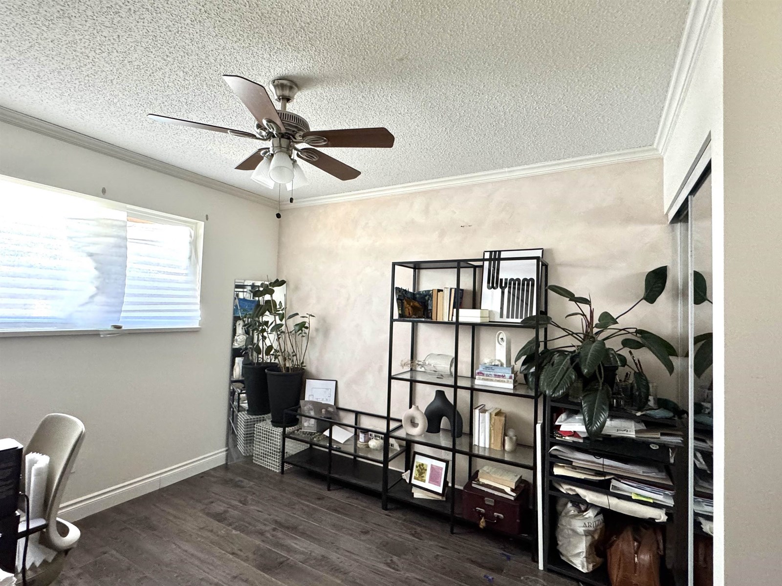 Photo 2 of 14976 96 Avenue, Surrey BC