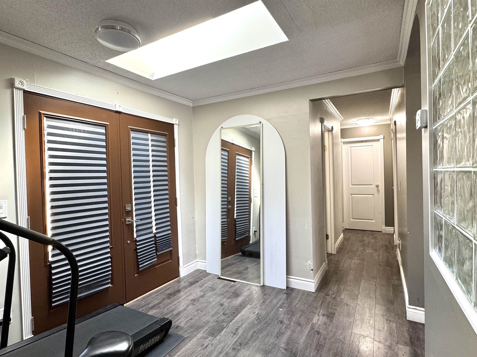 Photo 5 of 14976 96 Avenue, Surrey BC