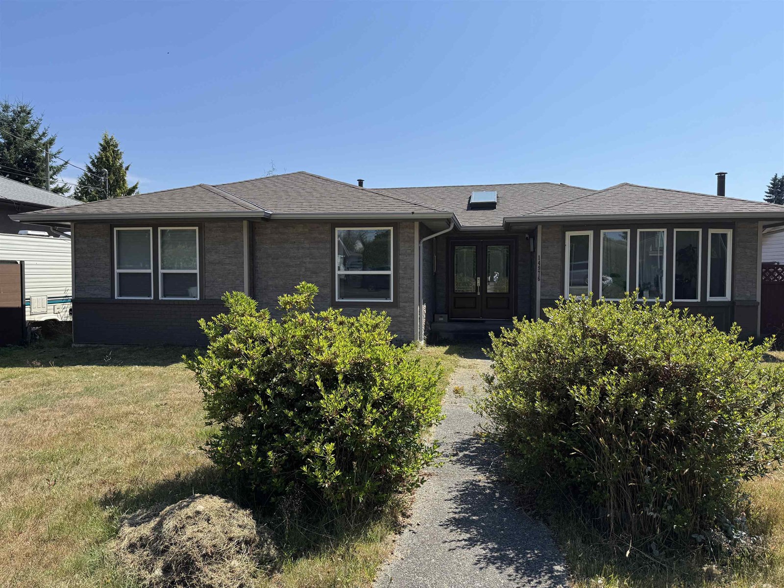 Photo 4 of 14976 96 Avenue, Surrey BC