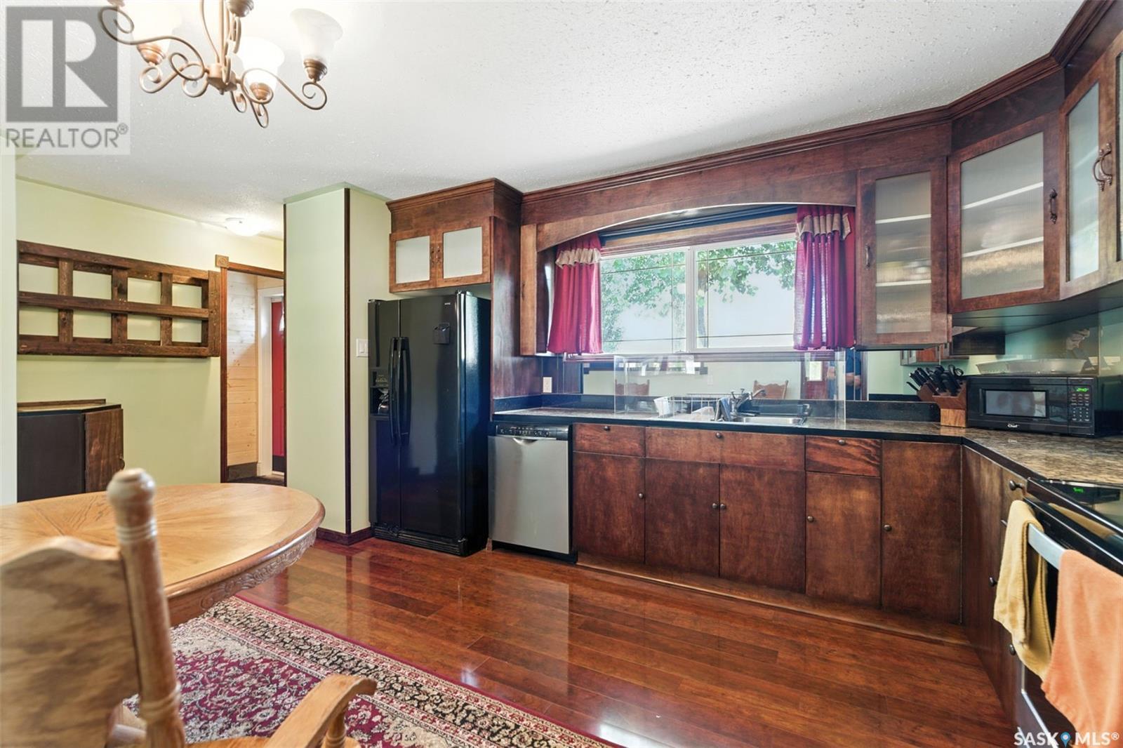 Photo 28 of 732 1st Avenue N, Martensville SK