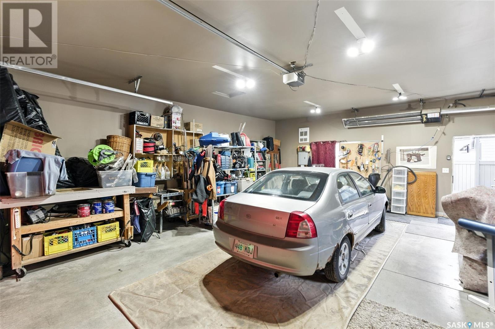 Photo 25 of 732 1st Avenue N, Martensville SK