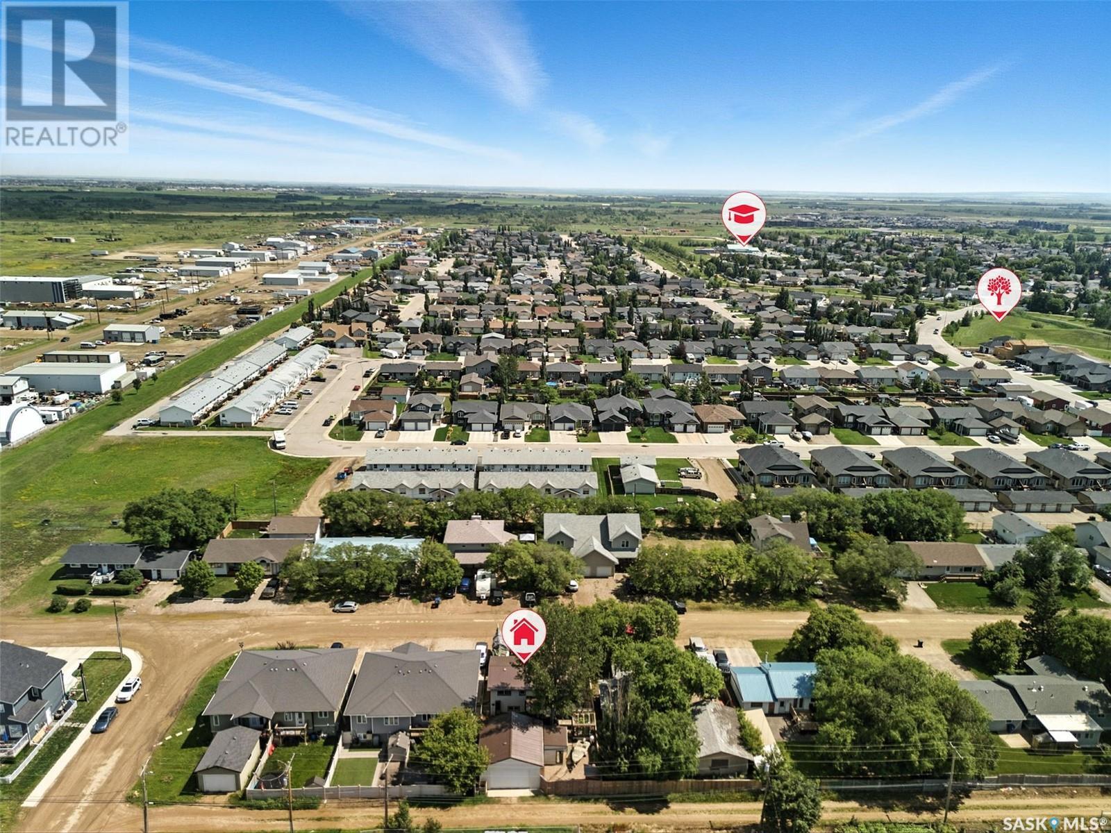 Photo 10 of 732 1st Avenue N, Martensville SK