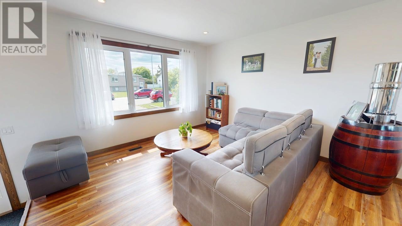 Photo 4 of 8132 96 Avenue, Fort St John BC