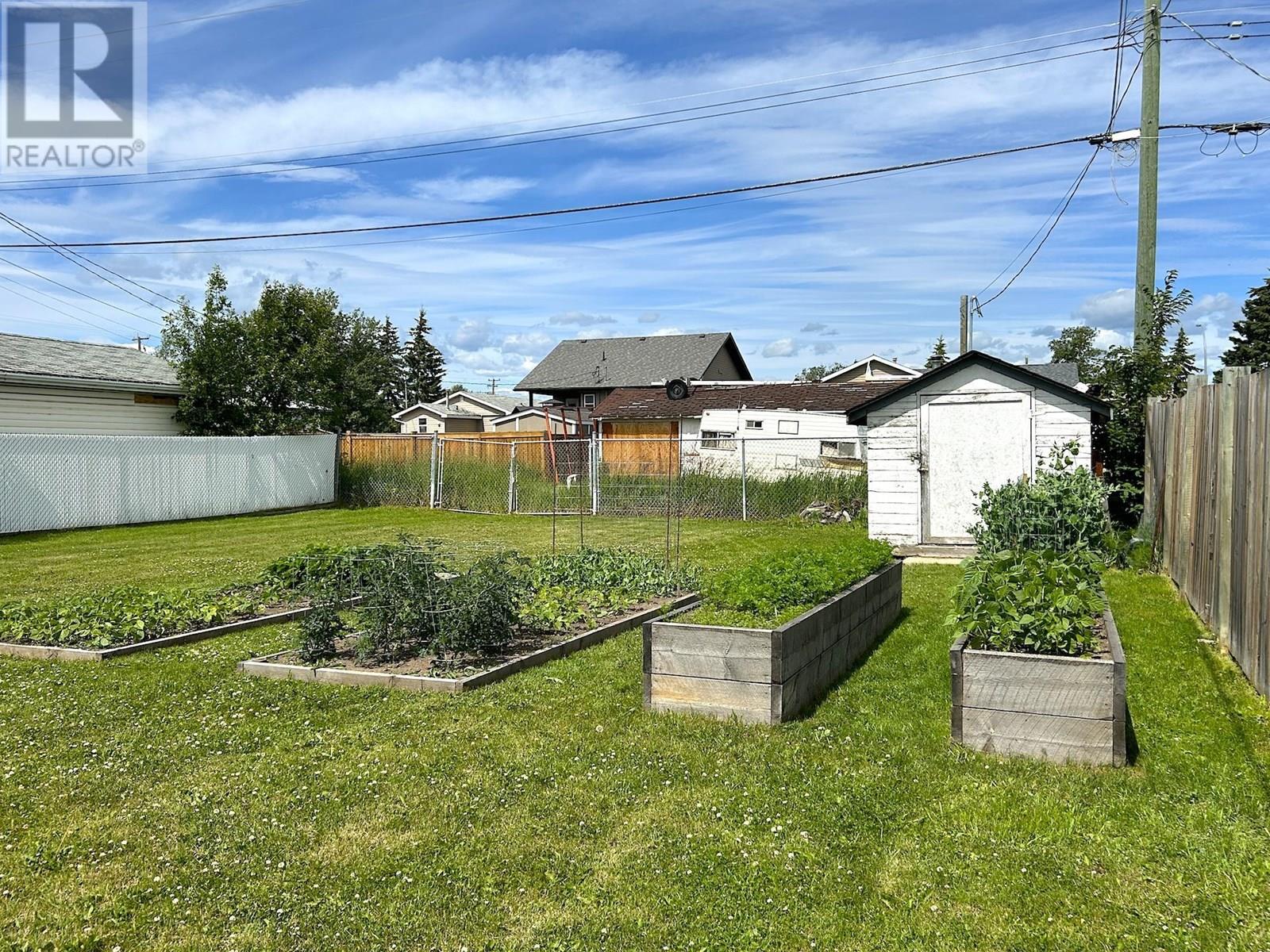 Photo 33 of 8132 96 Avenue, Fort St John BC