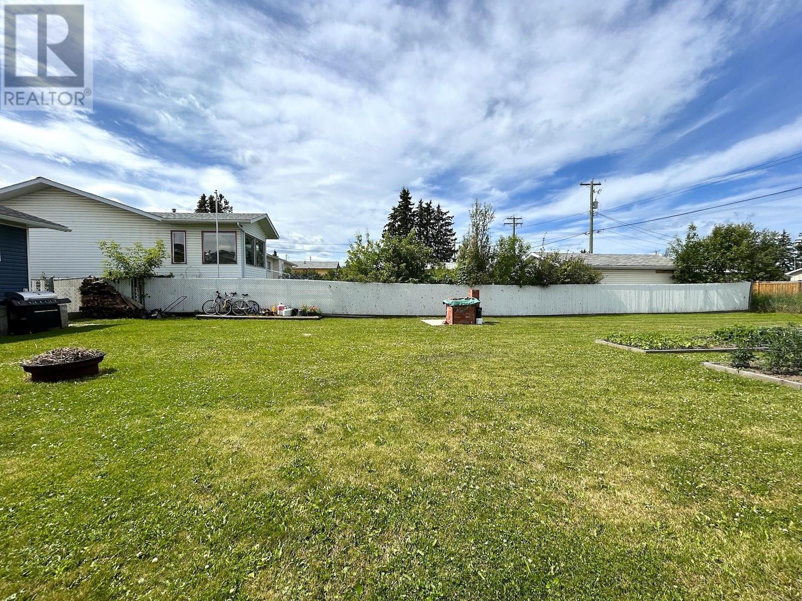 Photo 32 of 8132 96 Avenue, Fort St John BC