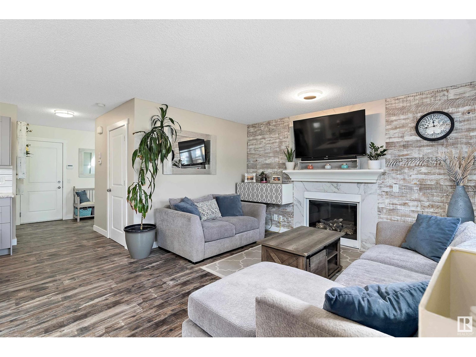 Photo 23 of 16532 140 St Nw, Edmonton AB