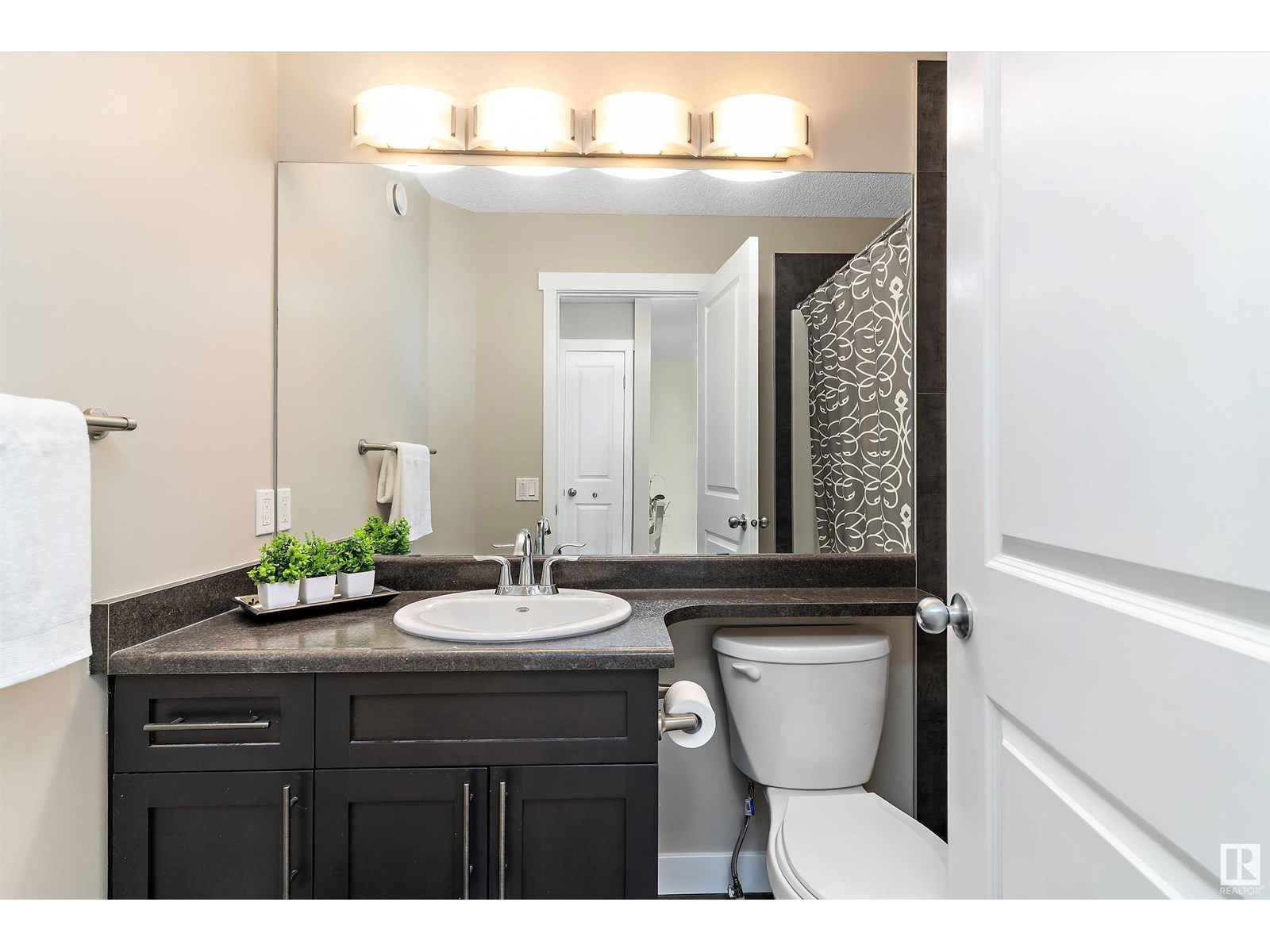 Photo 29 of 16532 140 St Nw, Edmonton AB