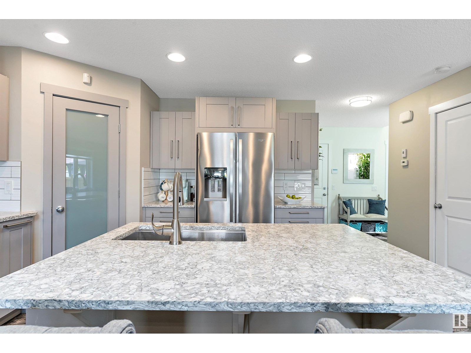 Photo 5 of 16532 140 St Nw, Edmonton AB