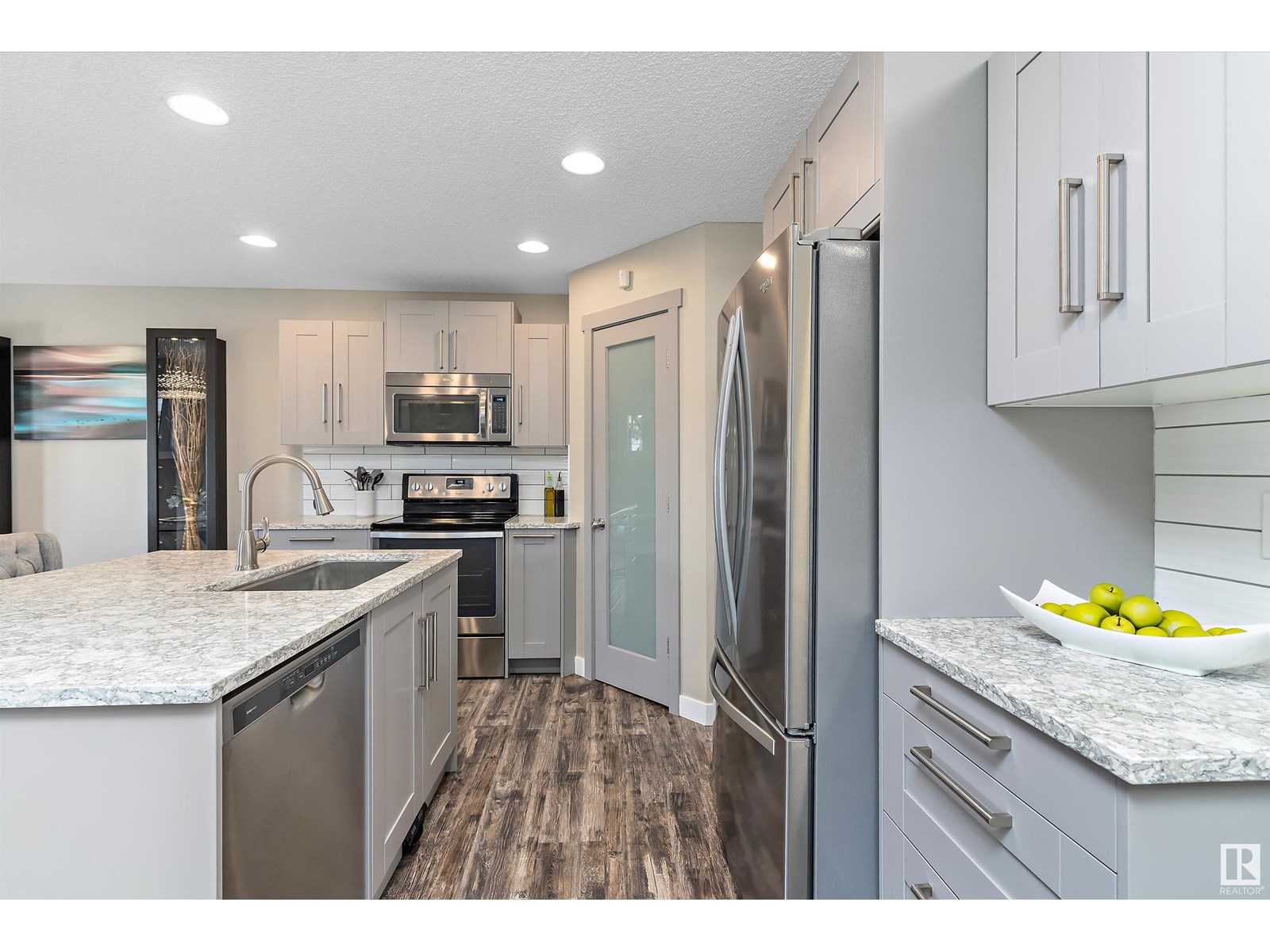 Photo 8 of 16532 140 St Nw, Edmonton AB