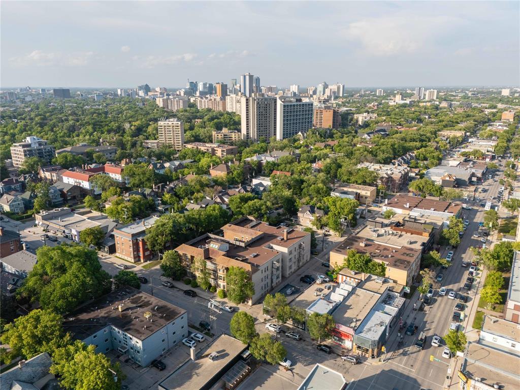 Photo 13 of 32 A 778 Mcmillan Avenue, Winnipeg MB