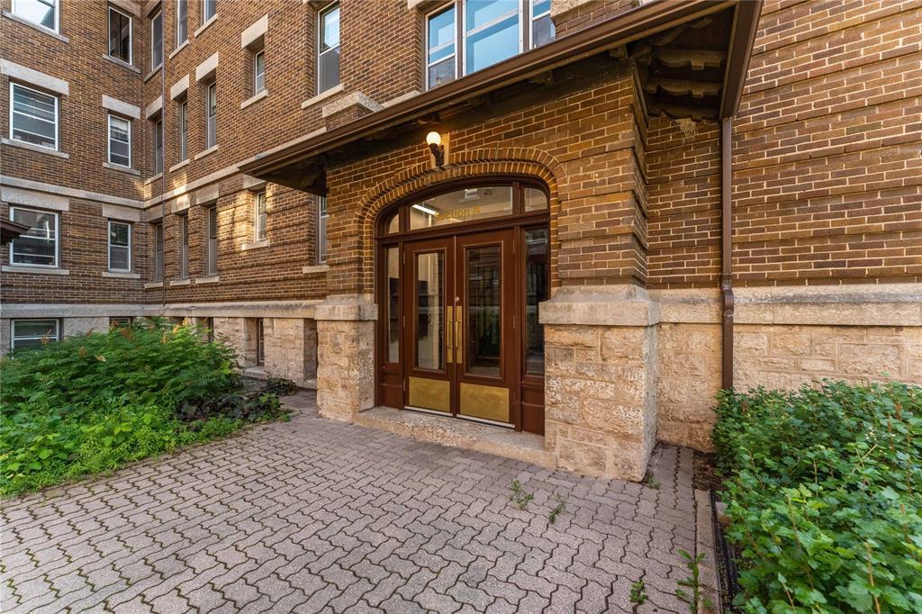 Photo 31 of 32 A 778 Mcmillan Avenue, Winnipeg MB