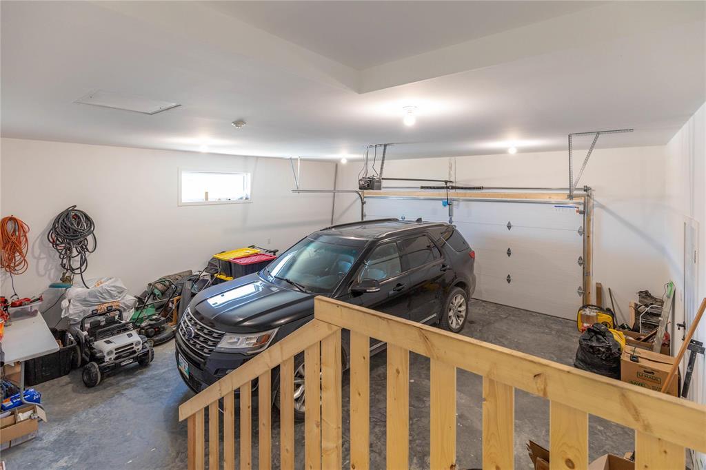 Photo 33 of 21 Parkside Crescent, Mitchell MB
