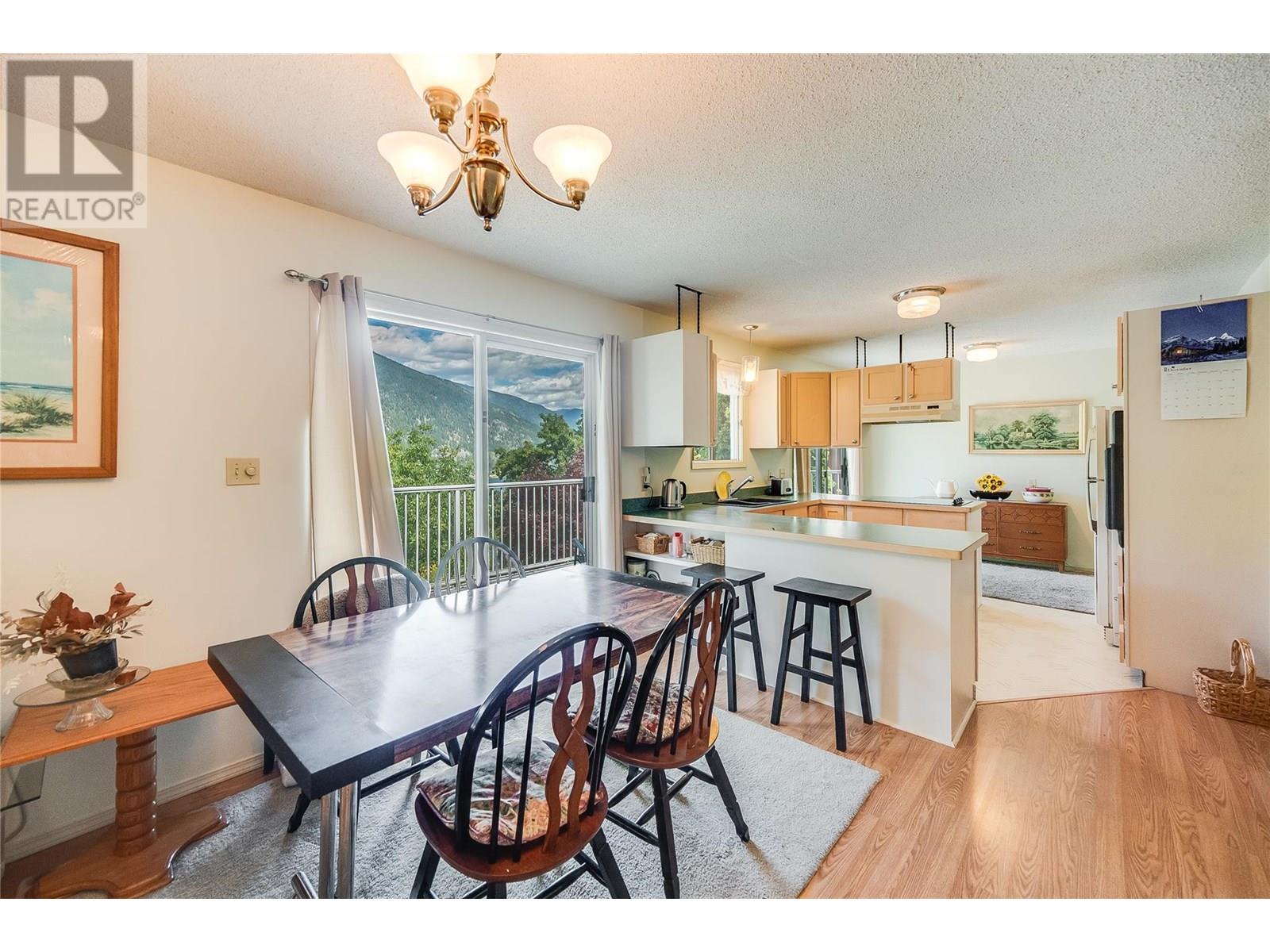 Photo 13 of 114 Oak Street E, Nelson BC