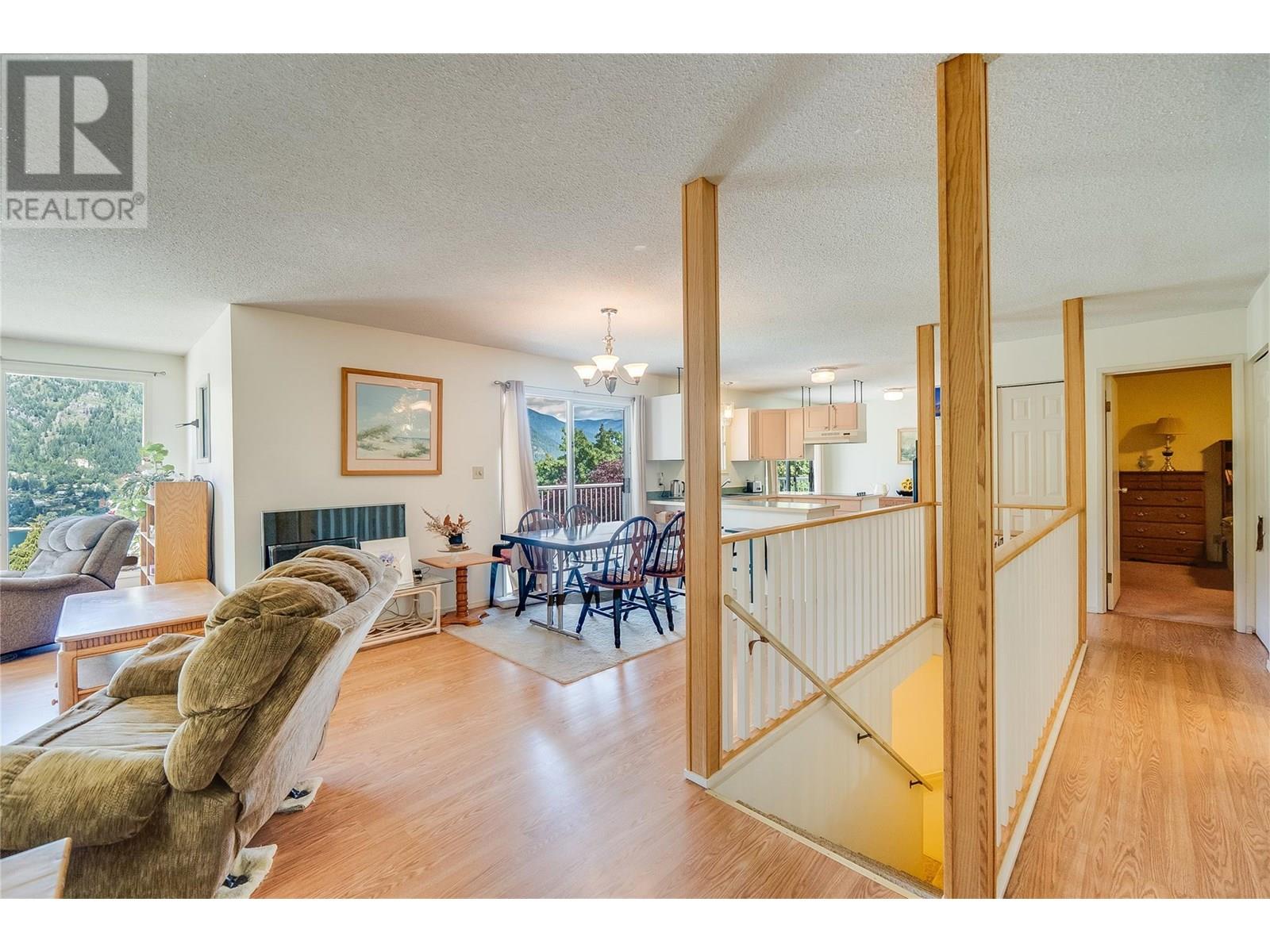 Photo 16 of 114 Oak Street E, Nelson BC