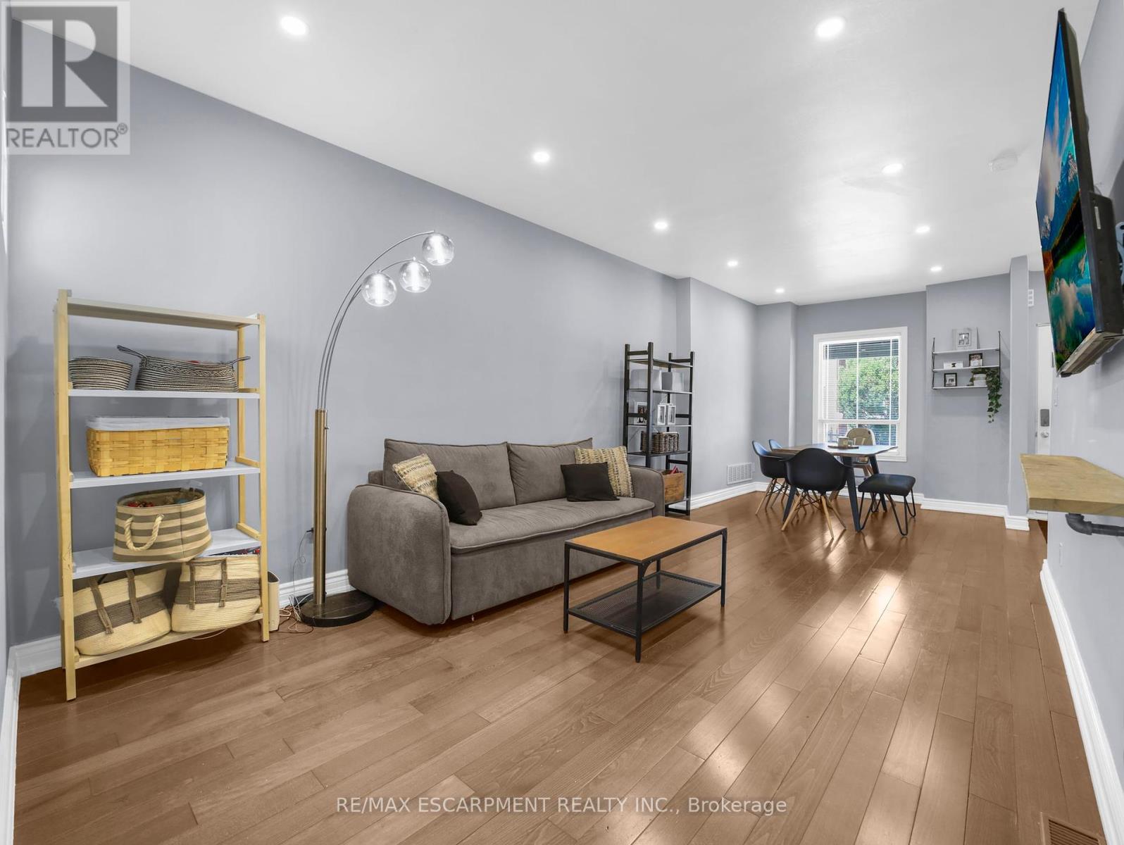 Photo 4 of 114 Burton Street, Hamilton ON