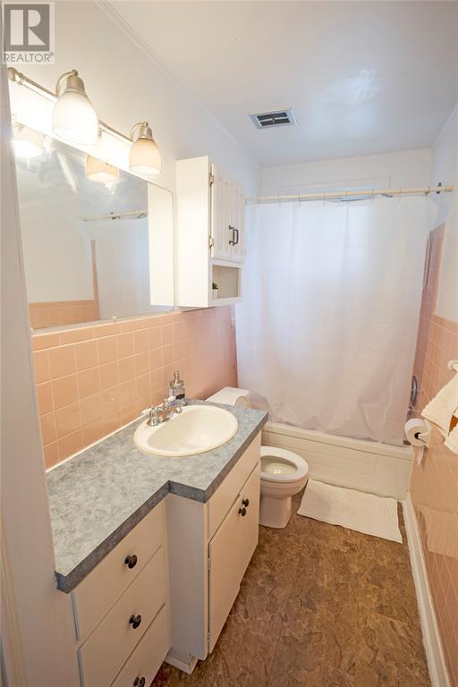 Photo 13 of 254 Durand Street, Sarnia ON