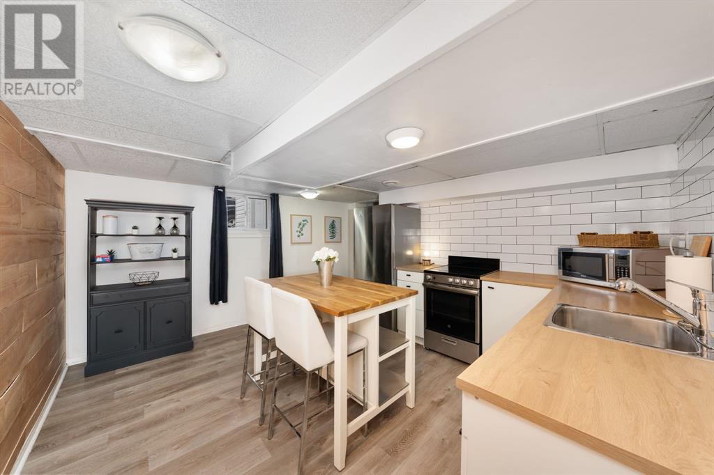 Photo 15 of 254 Durand Street, Sarnia ON
