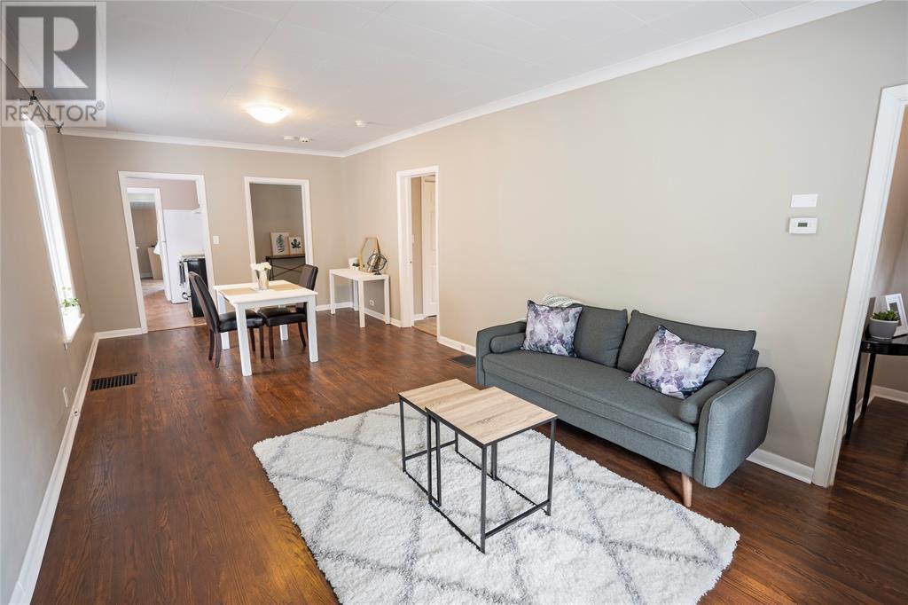 Photo 4 of 254 Durand Street, Sarnia ON