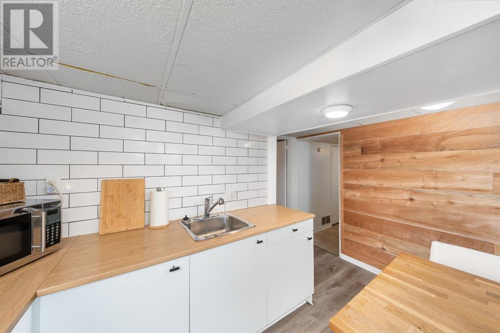 Photo 16 of 254 Durand Street, Sarnia ON