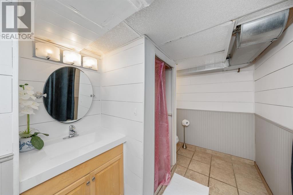 Photo 22 of 254 Durand Street, Sarnia ON