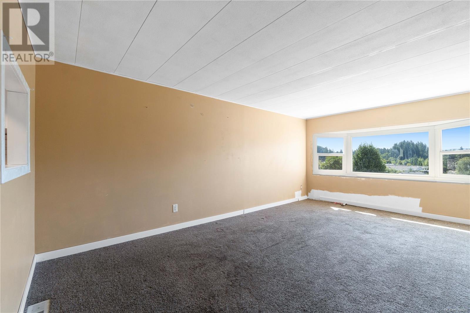 Photo 15 of 41 6245 Metral Dr, Nanaimo BC