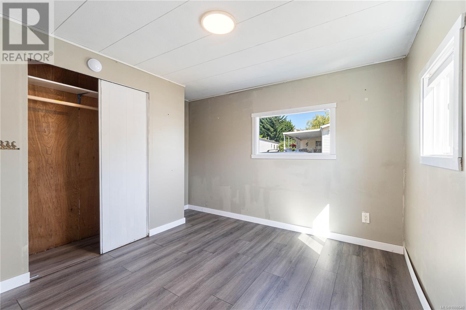 Photo 7 of 41 6245 Metral Dr, Nanaimo BC