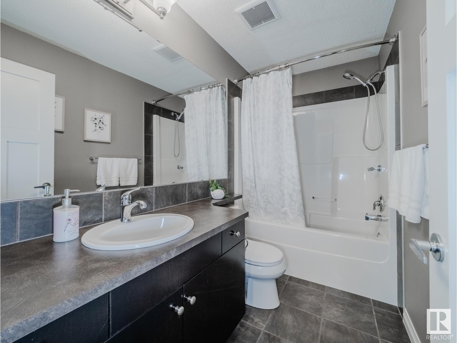 Photo 32 of 5506 168 A Av Nw, Edmonton AB