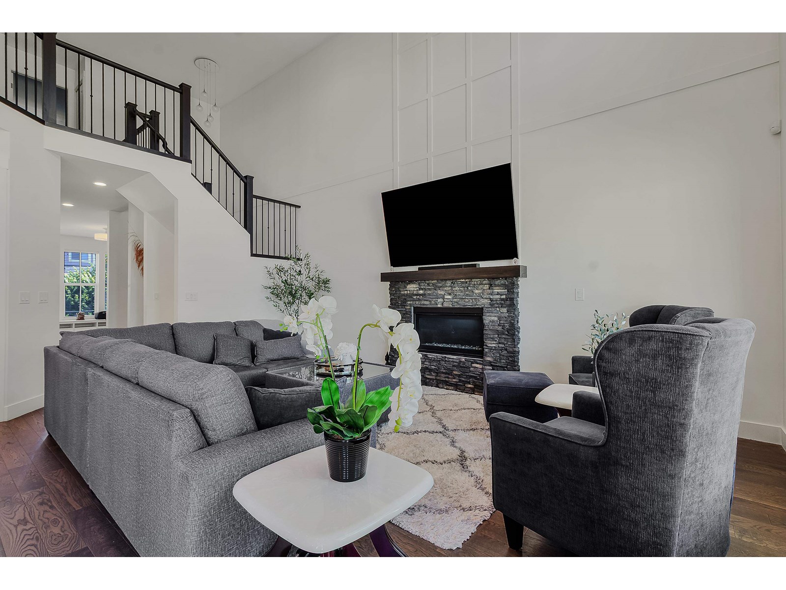 Photo 5 of 27155 35 B Avenue, Langley BC