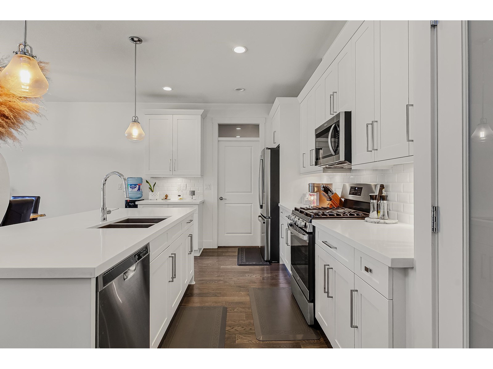 Photo 9 of 27155 35 B Avenue, Langley BC