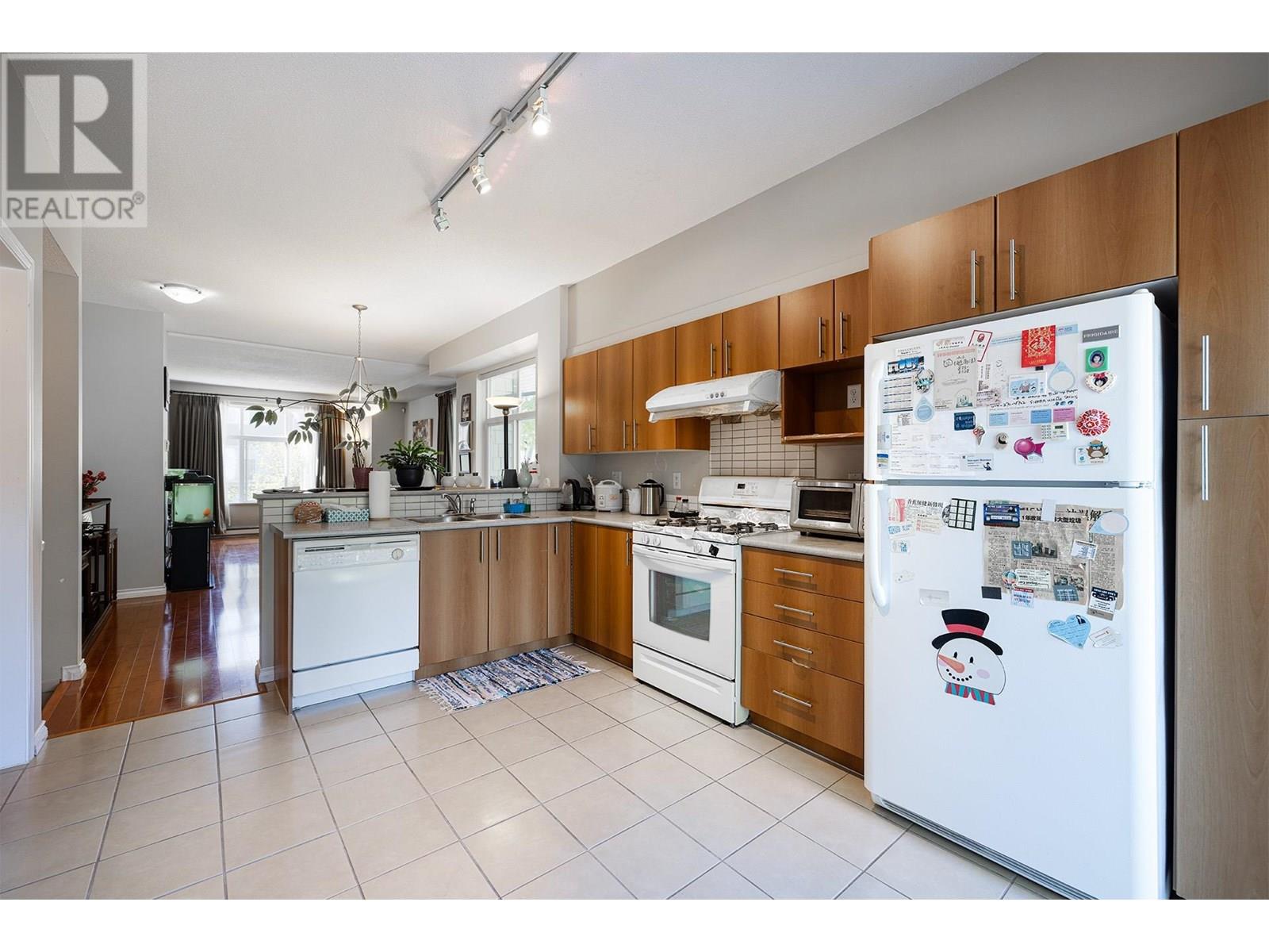 Photo 10 of 1 9333 Sills Avenue, Richmond BC