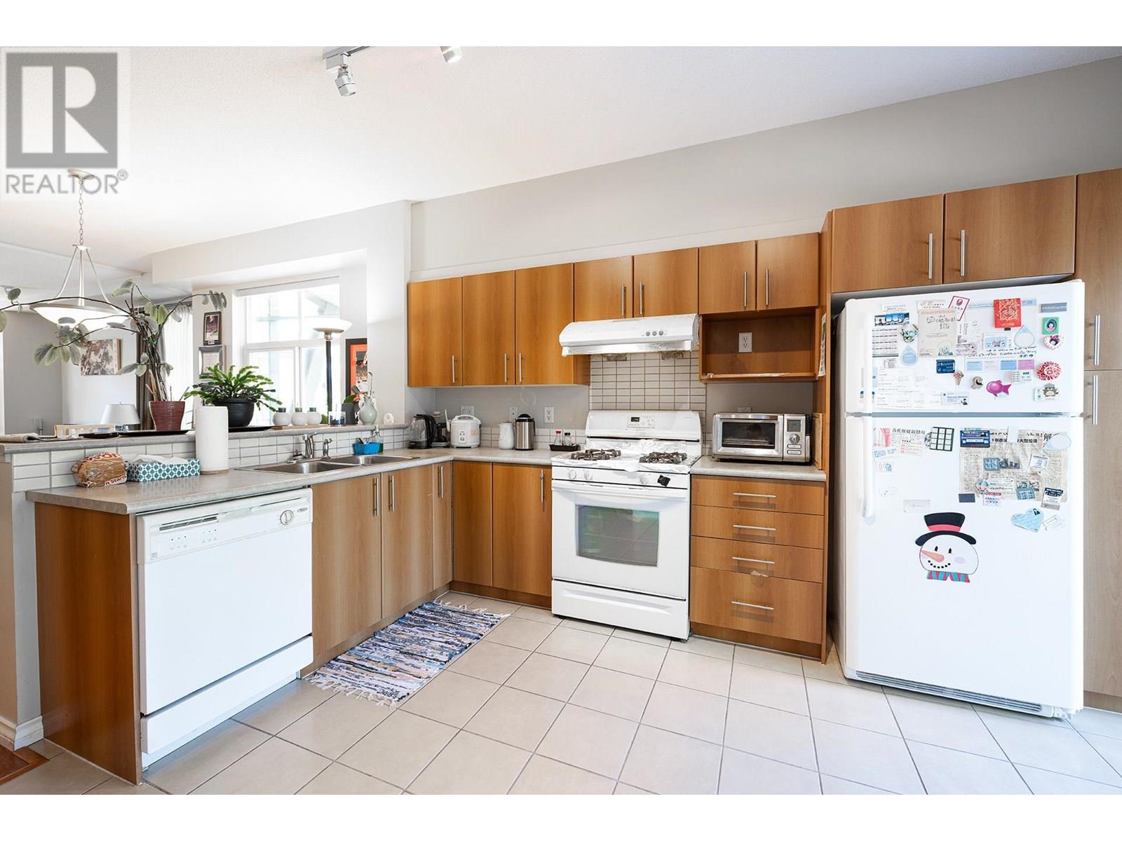 Photo 8 of 1 9333 Sills Avenue, Richmond BC