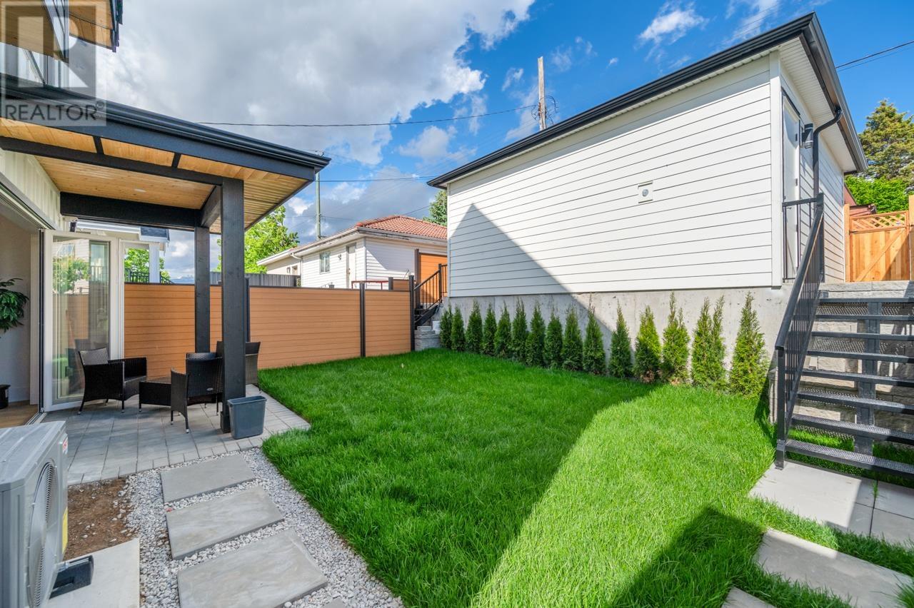 Photo 32 of 2 2124 Renfrew Street, Vancouver BC