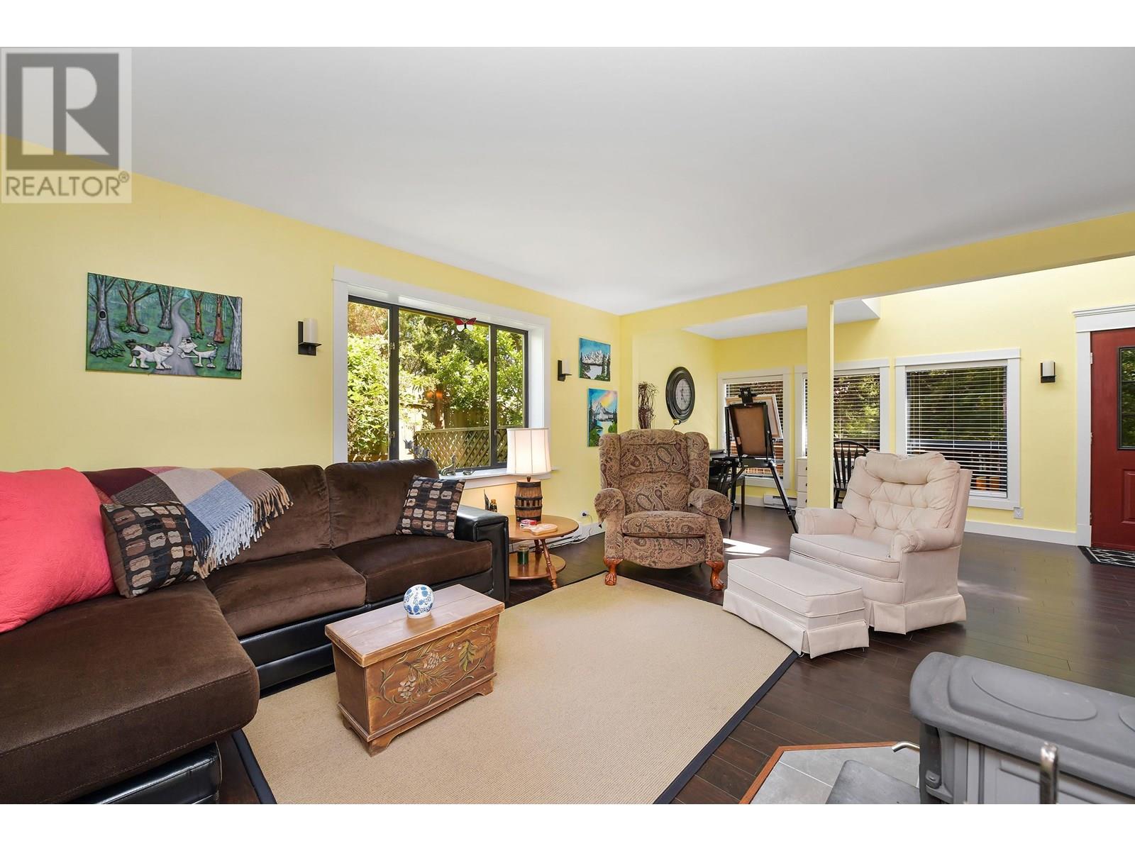 513 CEDAR HILL ROAD, Mayne Island