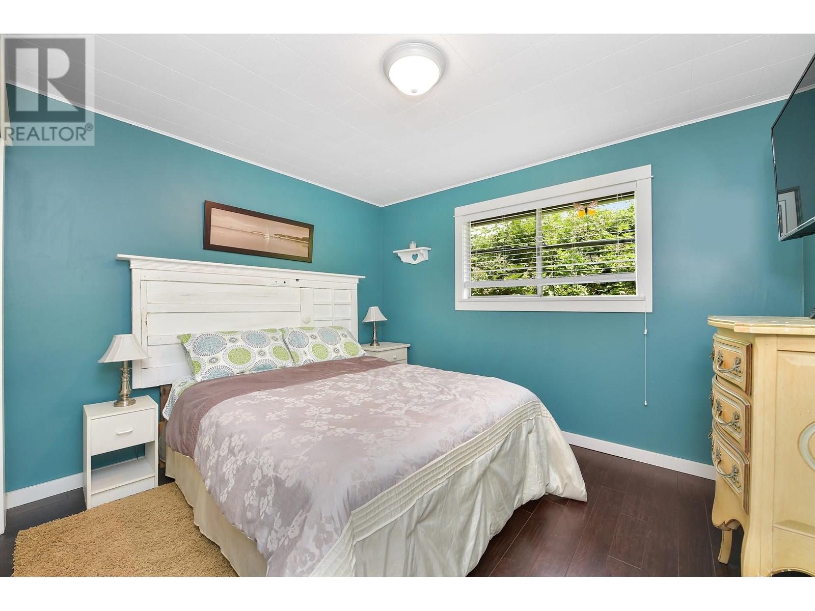513 CEDAR HILL ROAD, Mayne Island