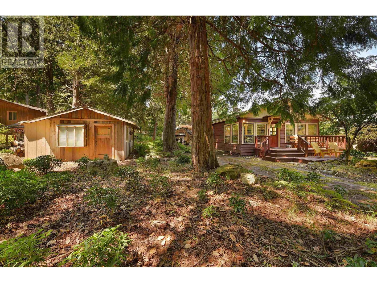 513 CEDAR HILL ROAD, Mayne Island