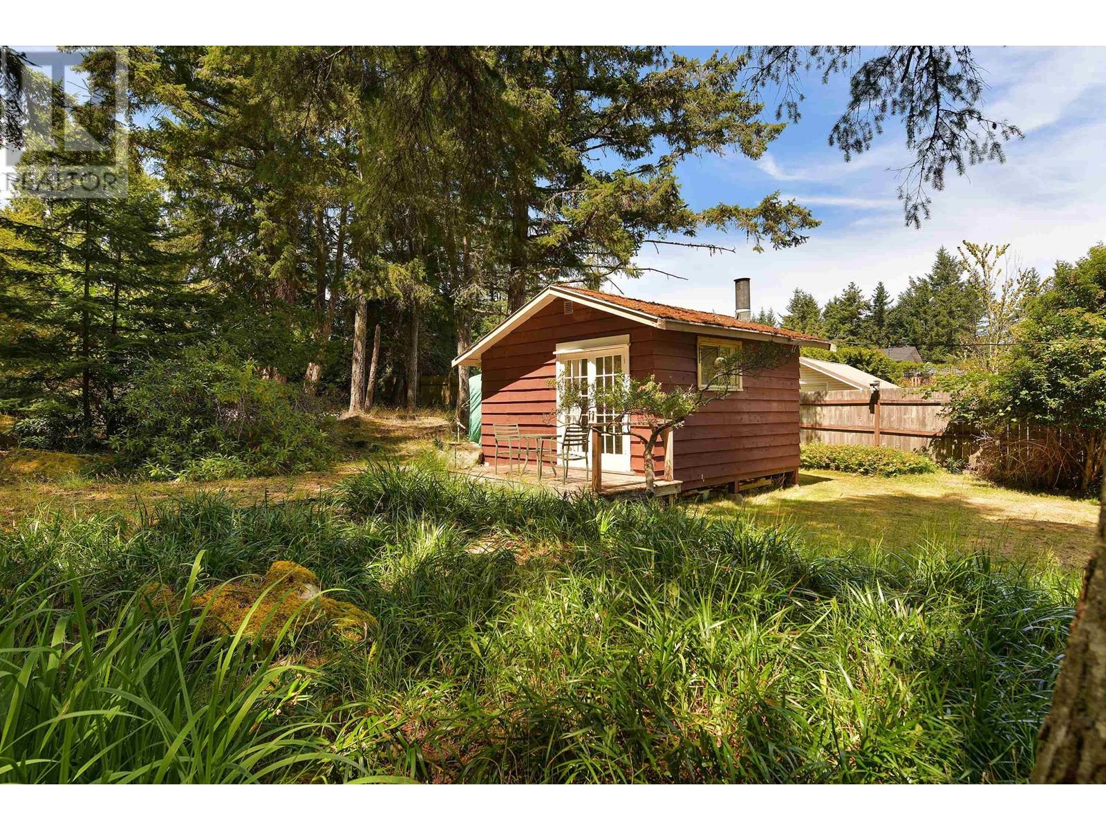513 CEDAR HILL ROAD, Mayne Island