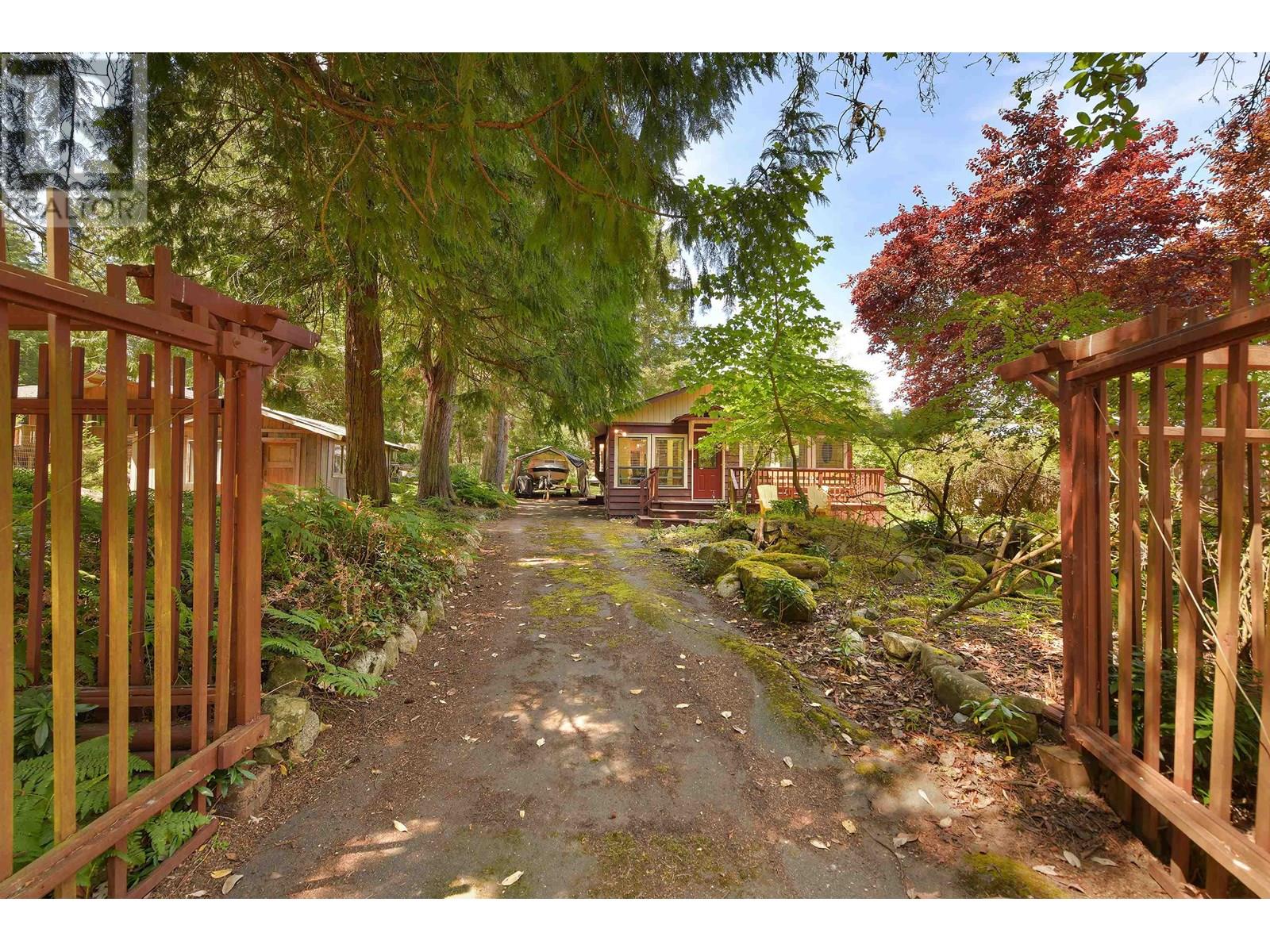 513 CEDAR HILL ROAD, Mayne Island