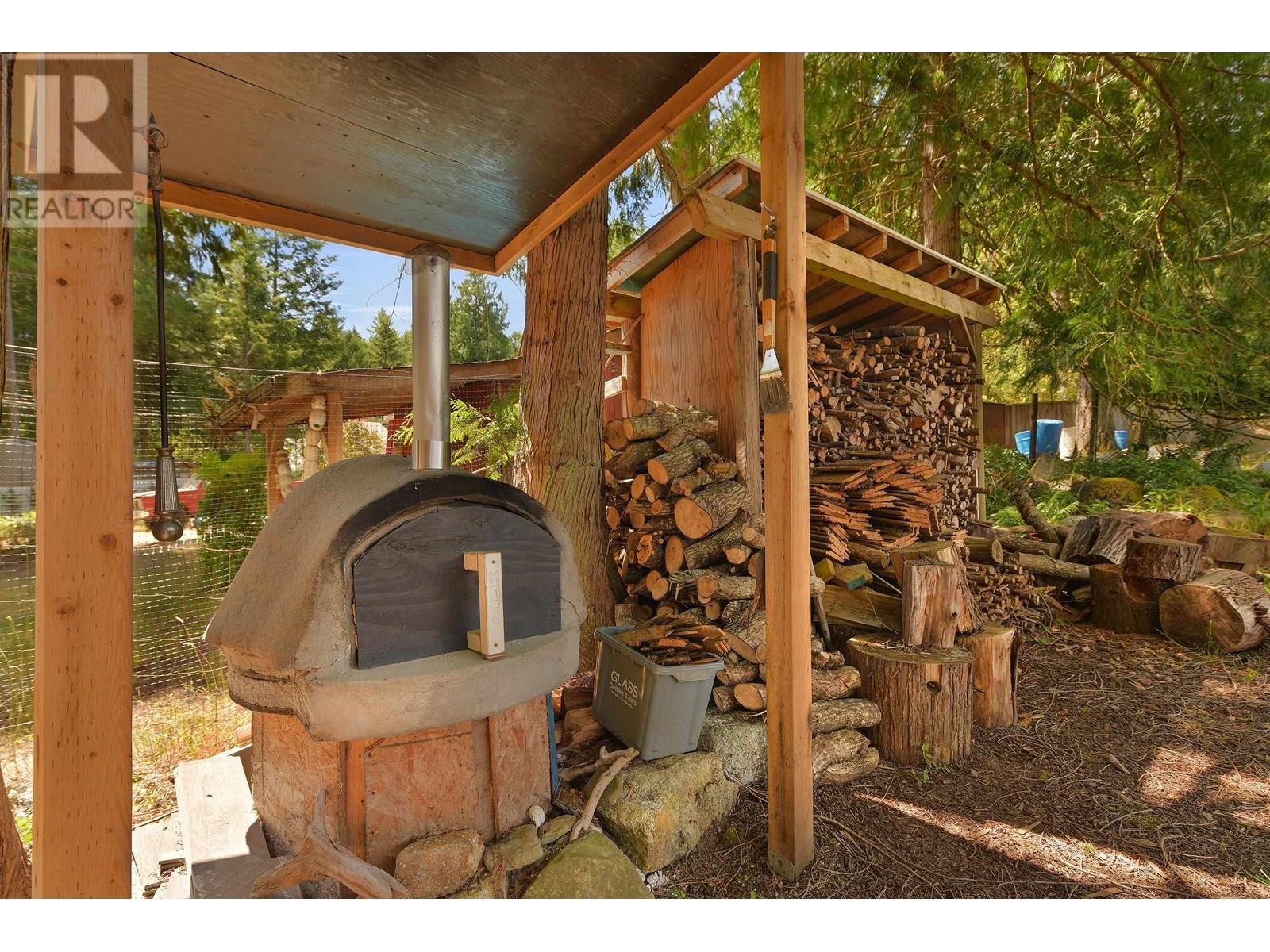 513 CEDAR HILL ROAD, Mayne Island