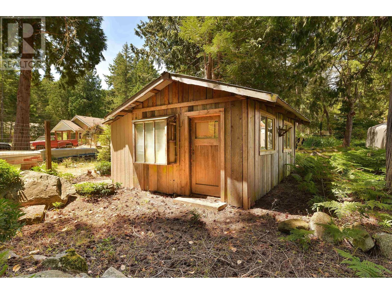 513 CEDAR HILL ROAD, Mayne Island