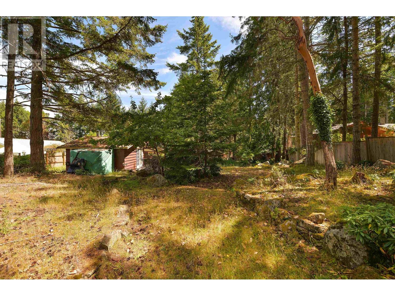 513 CEDAR HILL ROAD, Mayne Island