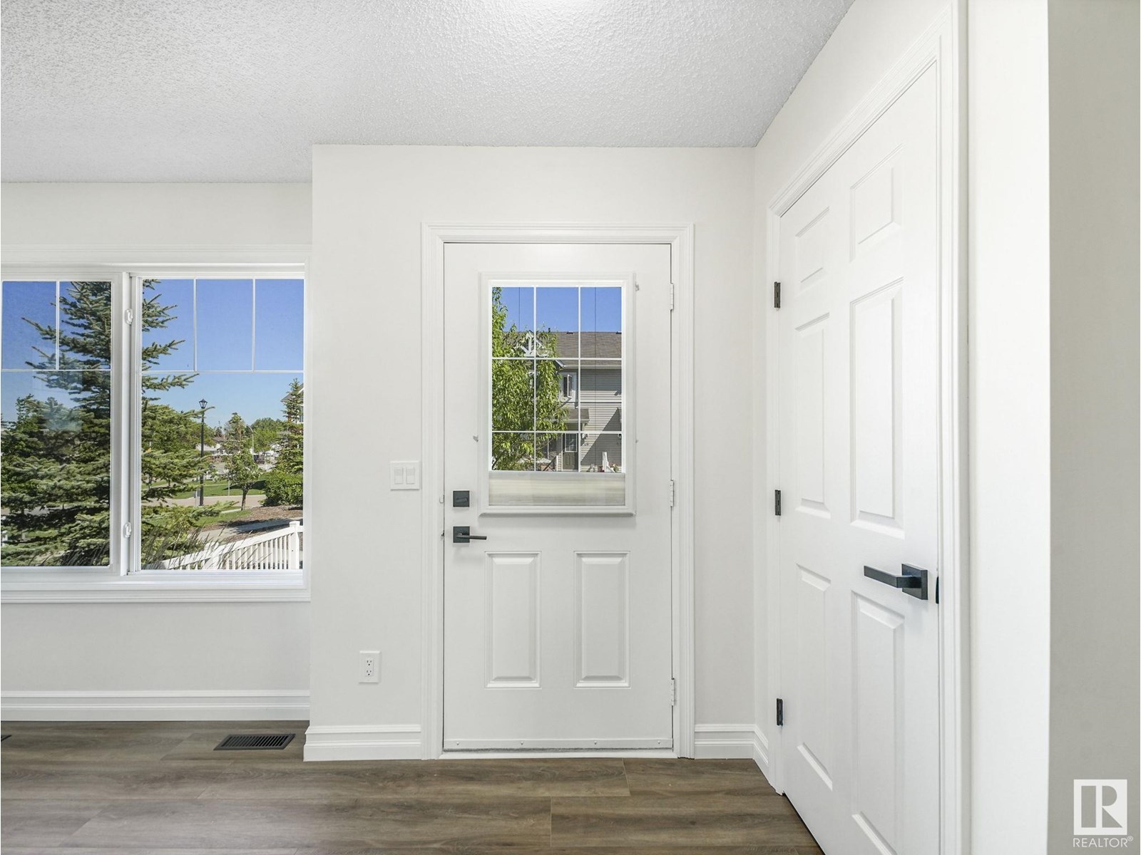 Photo 9 of 74 14621 121 Street Nw, Edmonton AB