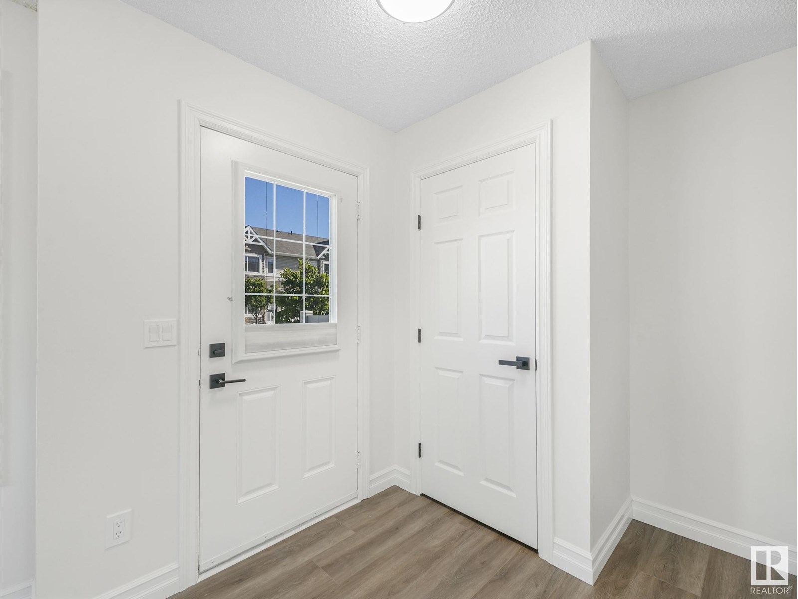 Photo 7 of 74 14621 121 Street Nw, Edmonton AB