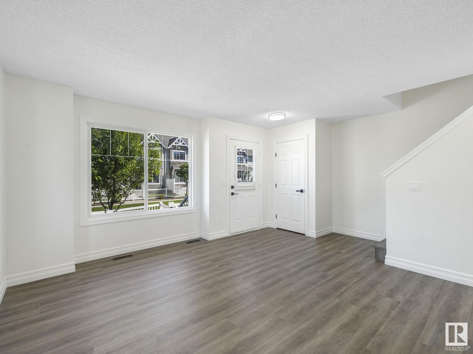 Photo 12 of 74 14621 121 Street Nw, Edmonton AB