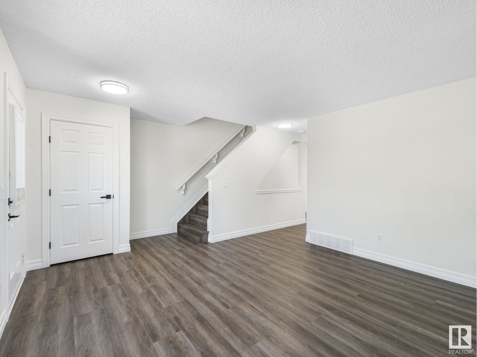 Photo 11 of 74 14621 121 Street Nw, Edmonton AB