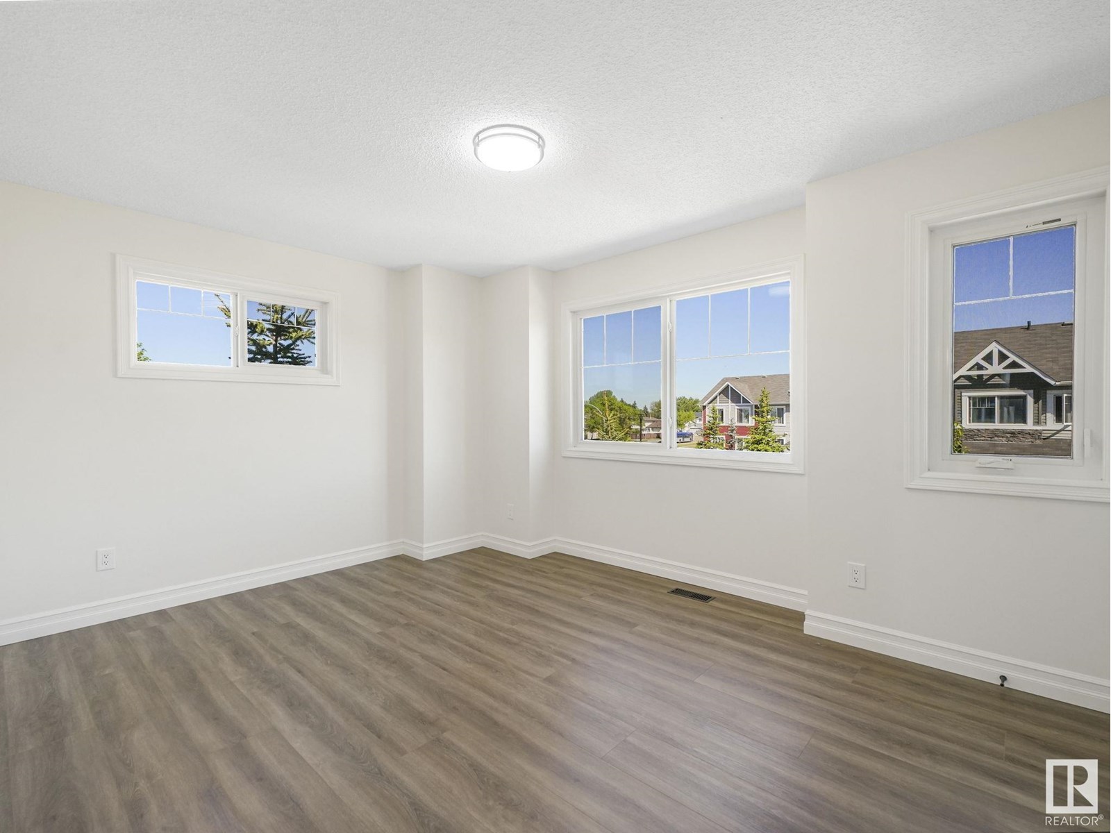 Photo 35 of 74 14621 121 Street Nw, Edmonton AB