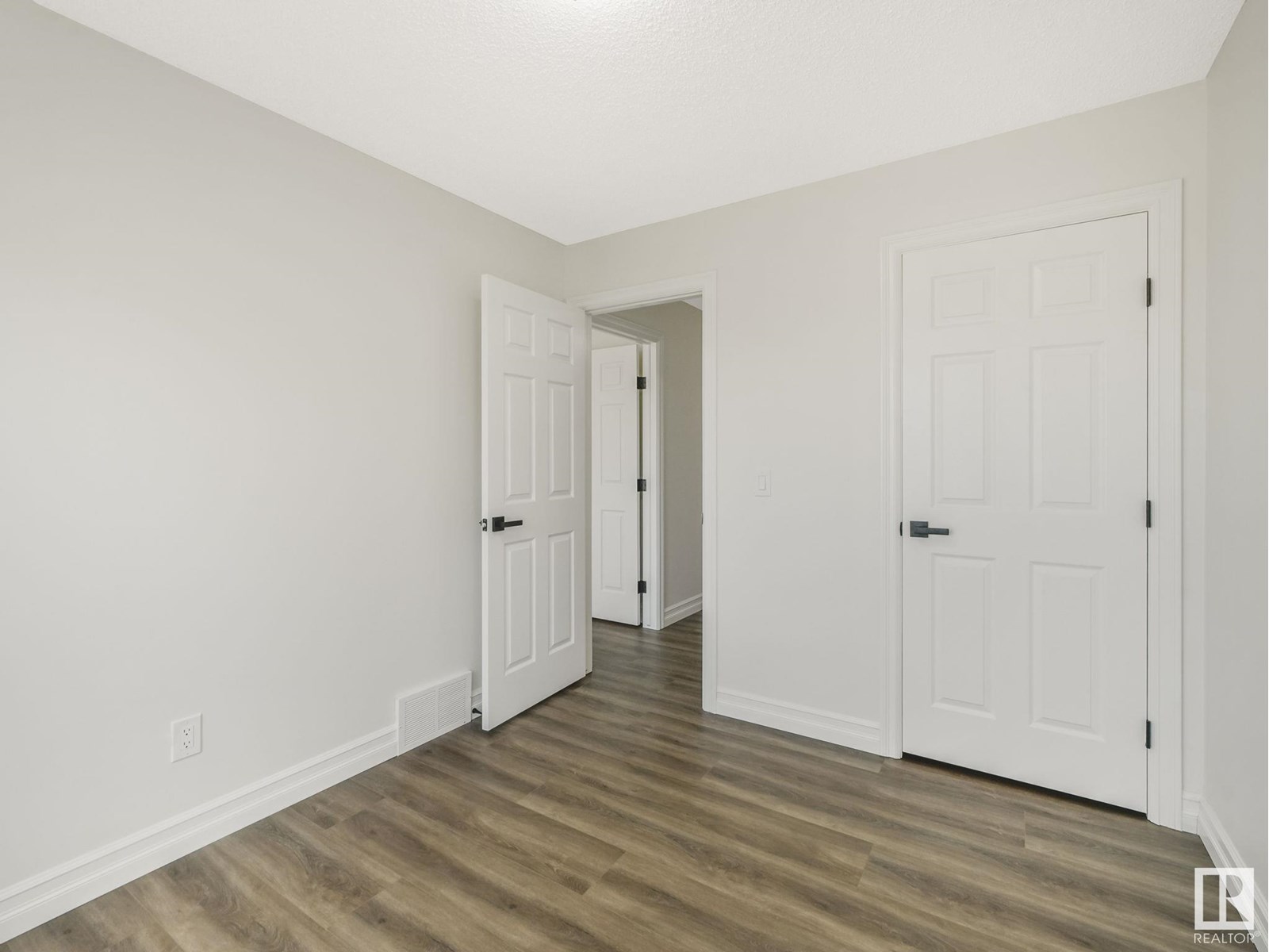 Photo 29 of 74 14621 121 Street Nw, Edmonton AB