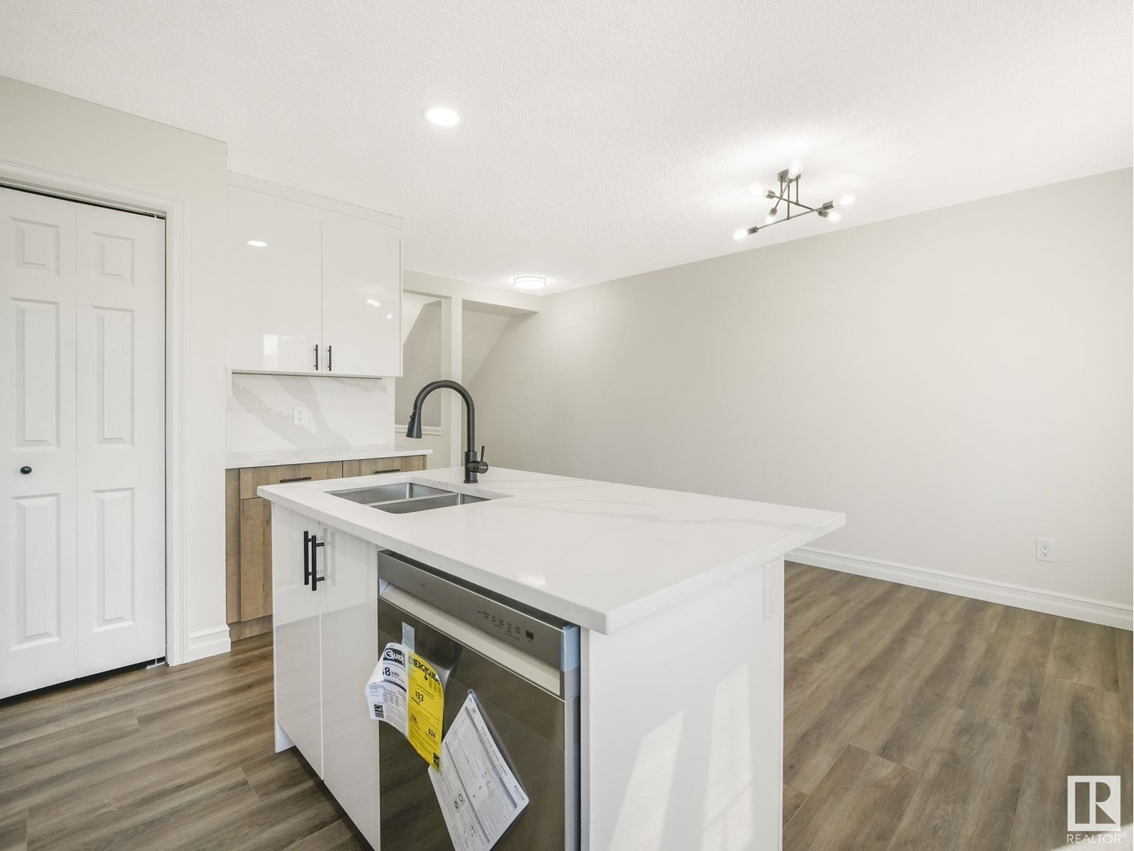 Photo 21 of 74 14621 121 Street Nw, Edmonton AB